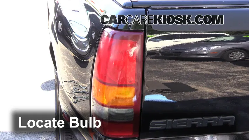 2003 GMC Sierra Denali 6.0L V8 Lights Turn Signal - Rear (replace bulb)